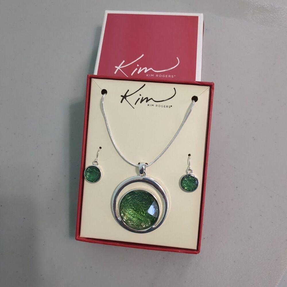 Kim Rogers Statement Green Pendant necklace earrings new set in box